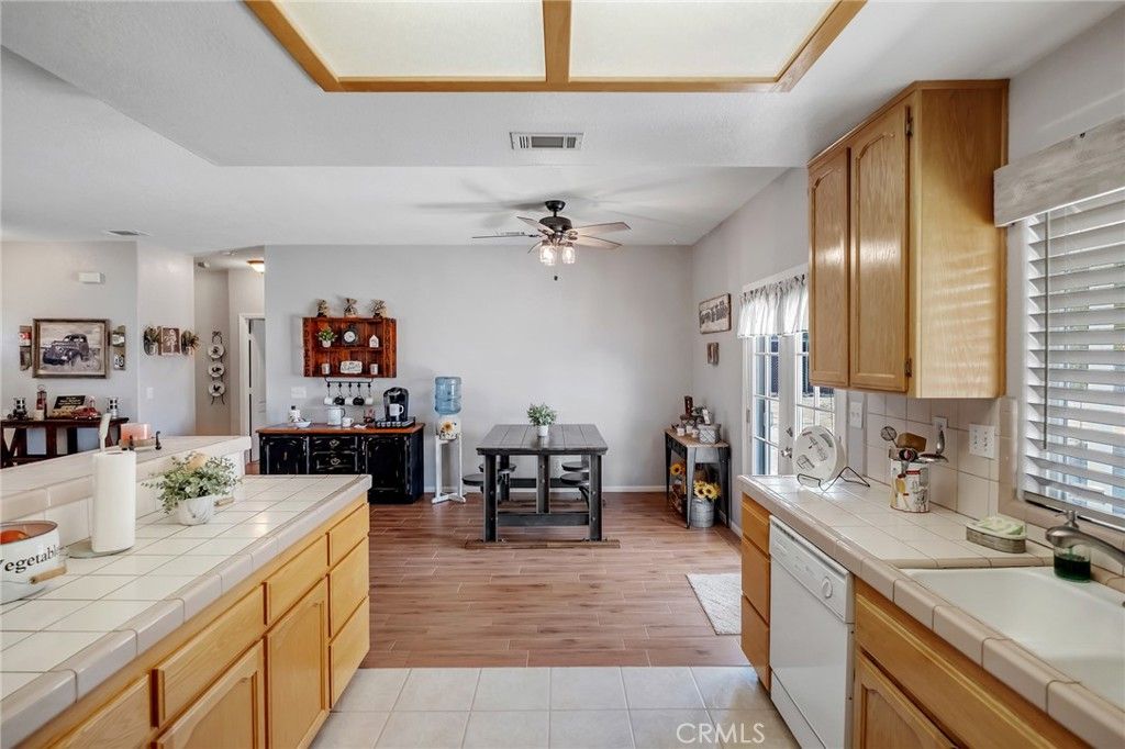 Image 11 of property listing at 7678 Montrose, Hesperia, CA 92345