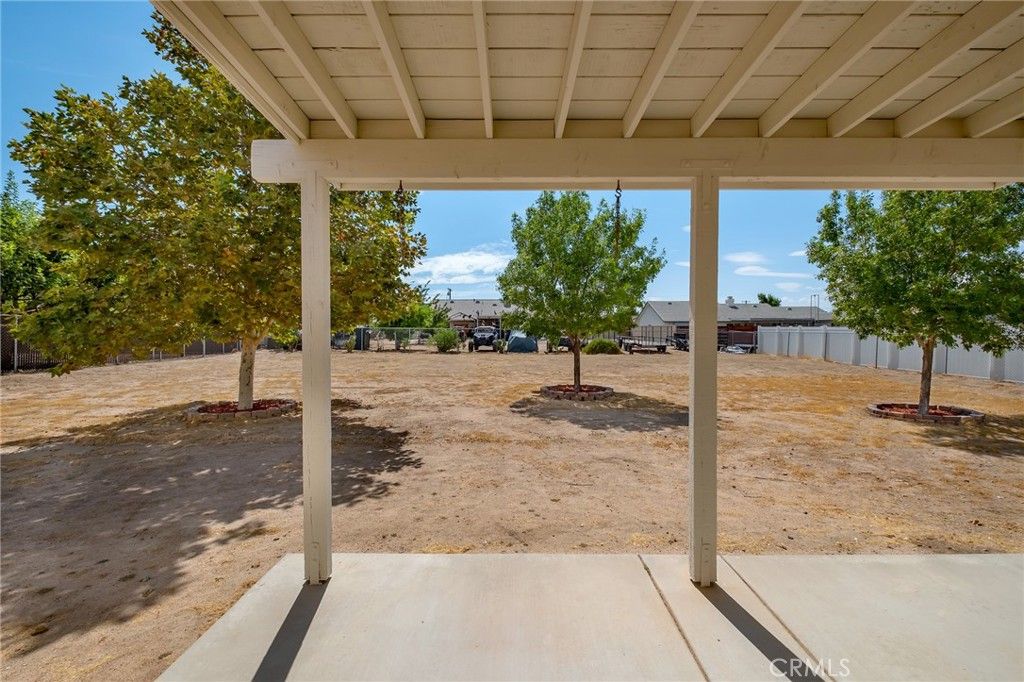 Image 32 of property listing at 7678 Montrose, Hesperia, CA 92345