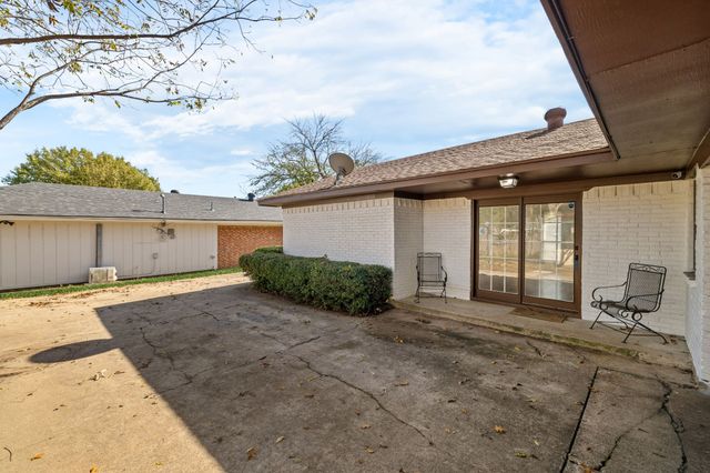 8348 Hillside Drive, Frisco, TX 75033
