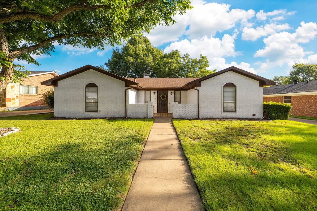 8348 Hillside Drive, Frisco, TX 75033
