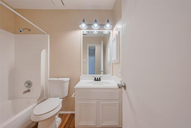 15827 Beechnut Street, Houston, TX 77083