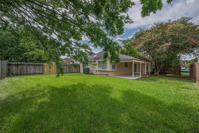 15827 Beechnut Street, Houston, TX 77083