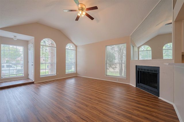 15827 Beechnut Street, Houston, TX 77083