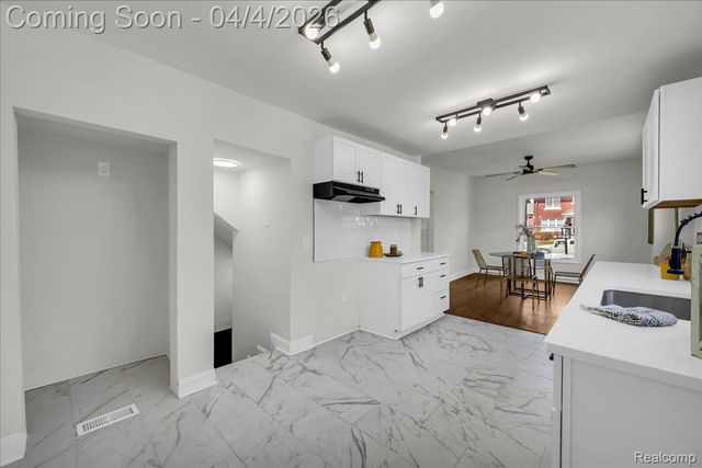 1517 EDISON Street, Detroit, MI 48206