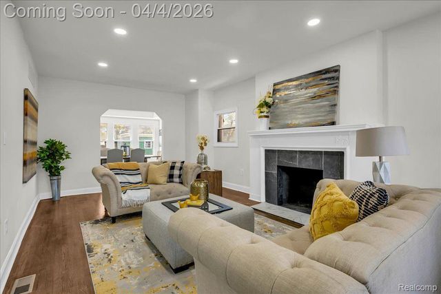 1517 EDISON Street, Detroit, MI 48206