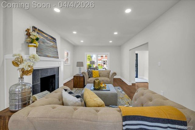 1517 EDISON Street, Detroit, MI 48206