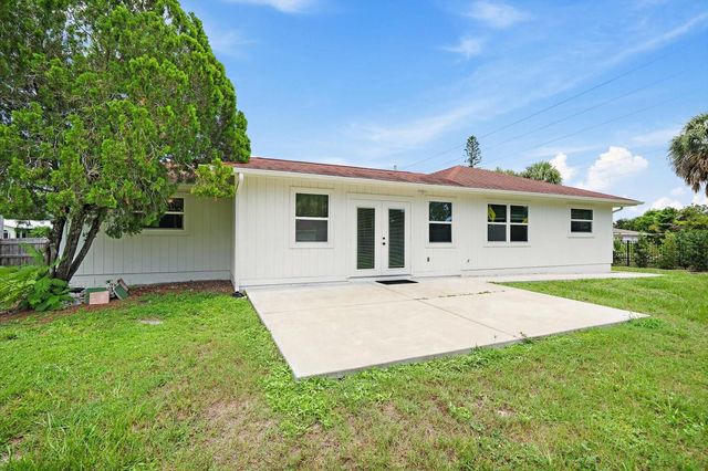 4378 MEADOWLAND CIRCLE, Sarasota, FL 34233