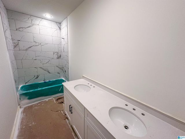 7677 CLOVERDELL DRIVE, Pinson, AL 35126