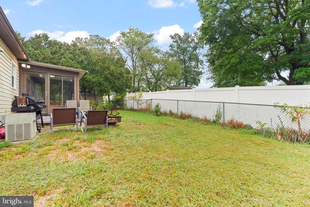 6221 HOCKER, Harrisburg, PA 17111