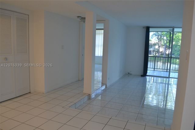 3670 Inverrary Dr 2D, Lauderhill, FL 33319