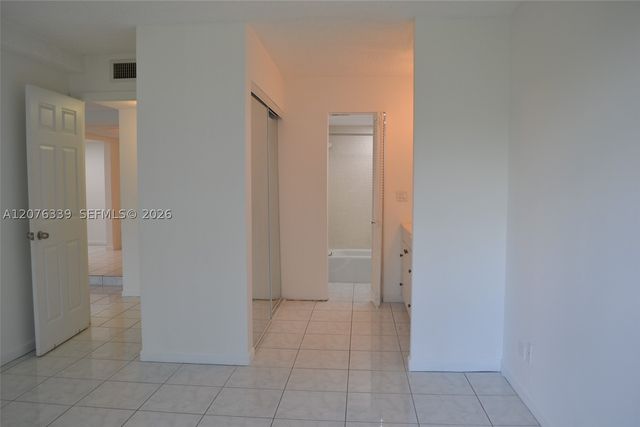 3670 Inverrary Dr 2D, Lauderhill, FL 33319