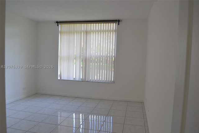3670 Inverrary Dr 2D, Lauderhill, FL 33319