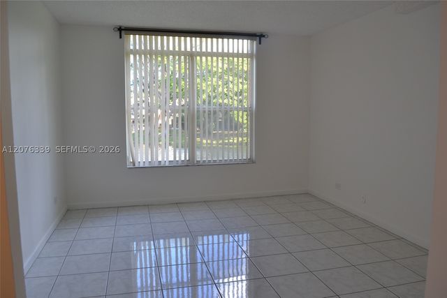3670 Inverrary Dr 2D, Lauderhill, FL 33319