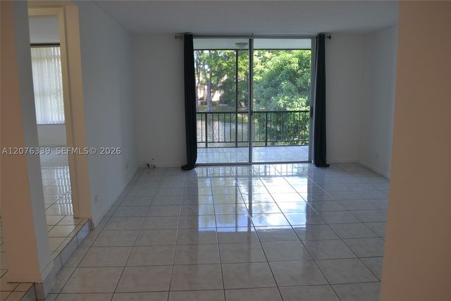 3670 Inverrary Dr 2D, Lauderhill, FL 33319