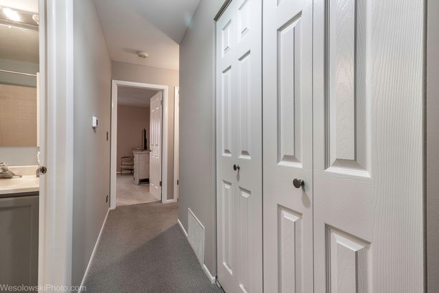 2950 Northampton Drive B2, Rolling Meadows, IL 60008