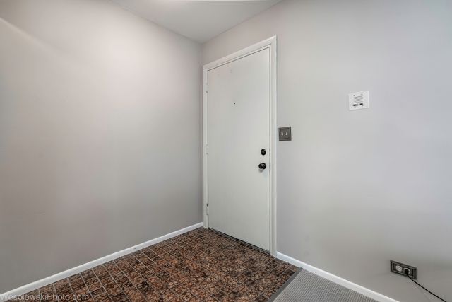 2950 Northampton Drive B2, Rolling Meadows, IL 60008