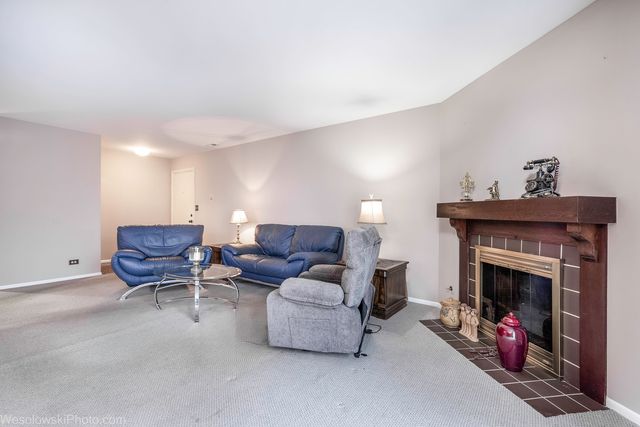 2950 Northampton Drive B2, Rolling Meadows, IL 60008