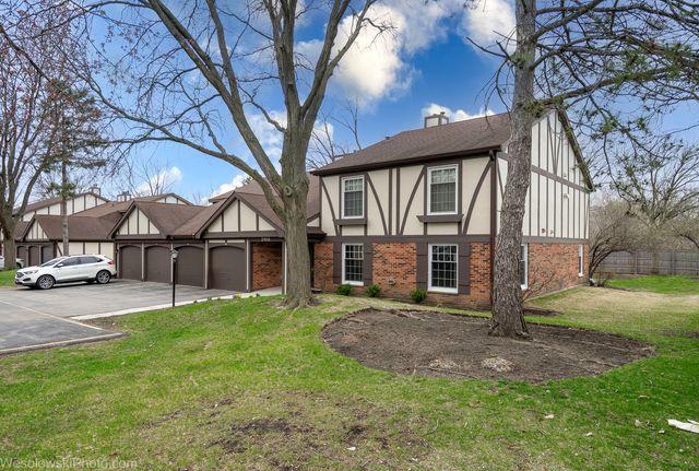 2950 Northampton Drive B2, Rolling Meadows, IL 60008