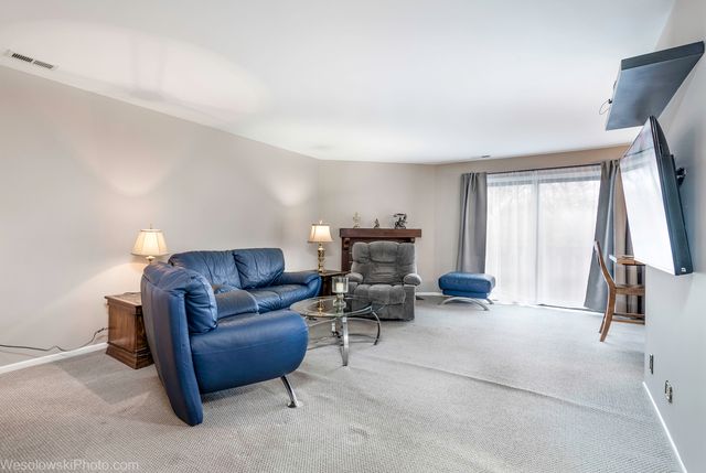 2950 Northampton Drive B2, Rolling Meadows, IL 60008