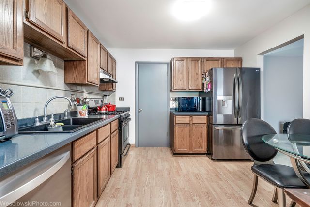 2950 Northampton Drive B2, Rolling Meadows, IL 60008