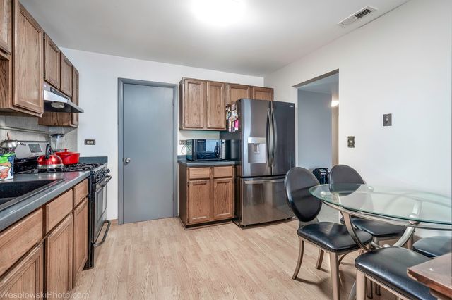 2950 Northampton Drive B2, Rolling Meadows, IL 60008