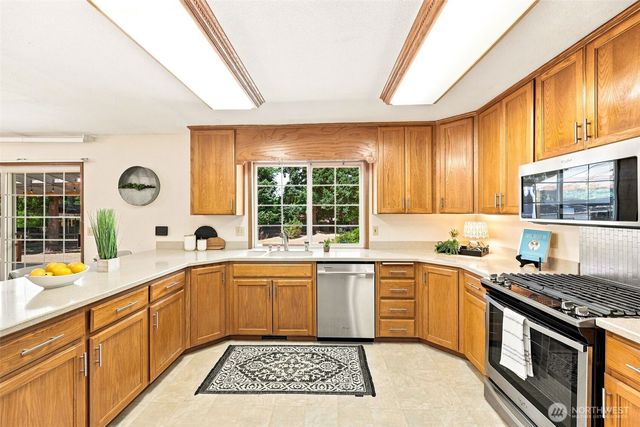 19009 10th Avenue Ct E, Spanaway, WA 98387