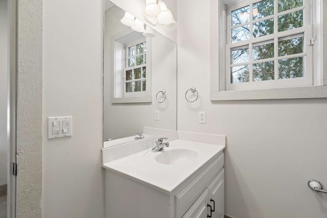 324 E Kingston Springs Rd, Kingston Springs, TN 37082