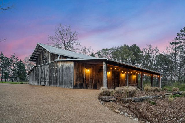 324 E Kingston Springs Rd, Kingston Springs, TN 37082