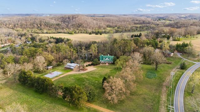 324 E Kingston Springs Rd, Kingston Springs, TN 37082