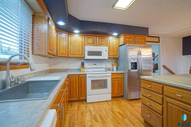 5809 W Bristol Dr Drive, Sioux Falls, SD 57106