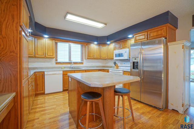5809 W Bristol Dr Drive, Sioux Falls, SD 57106
