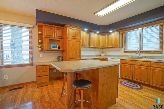 5809 W Bristol Dr Drive, Sioux Falls, SD 57106
