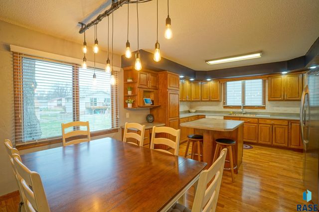 5809 W Bristol Dr Drive, Sioux Falls, SD 57106
