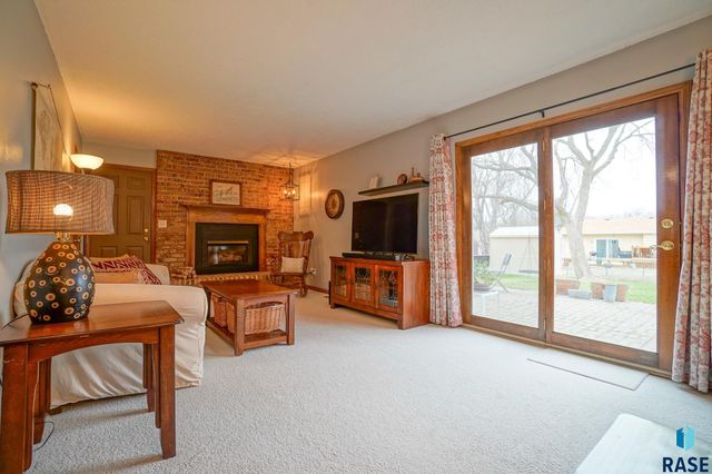 5809 W Bristol Dr Drive, Sioux Falls, SD 57106