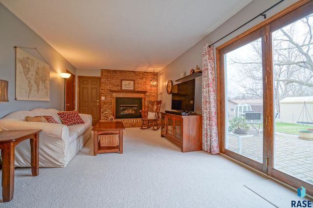 5809 W Bristol Dr Drive, Sioux Falls, SD 57106