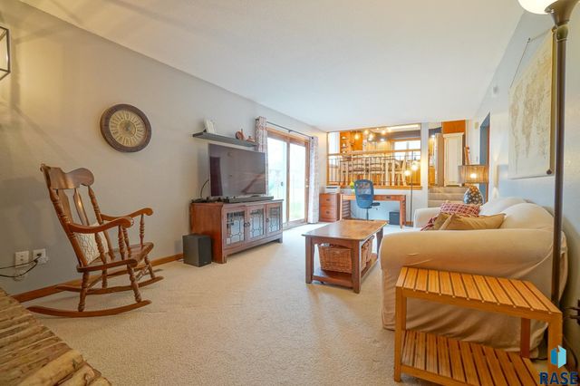 5809 W Bristol Dr Drive, Sioux Falls, SD 57106