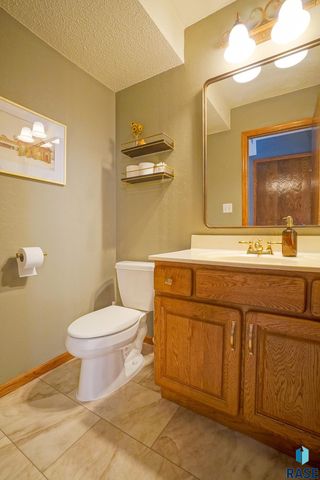 5809 W Bristol Dr Drive, Sioux Falls, SD 57106