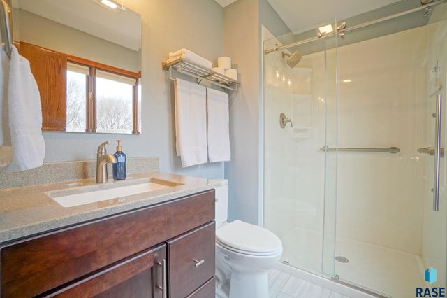 5809 W Bristol Dr Drive, Sioux Falls, SD 57106