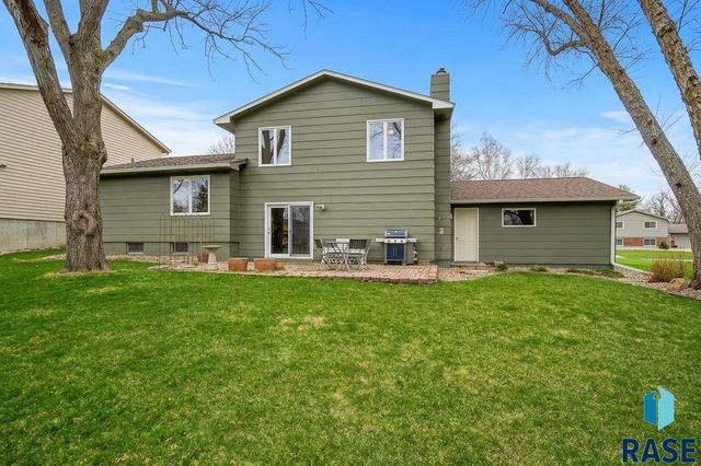 5809 W Bristol Dr Drive, Sioux Falls, SD 57106