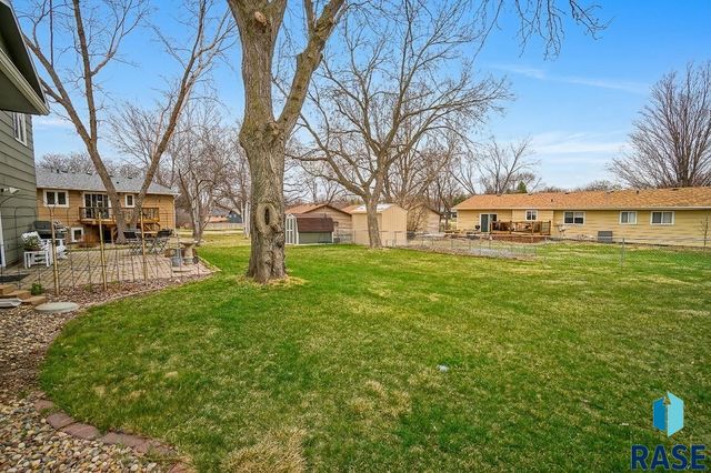 5809 W Bristol Dr Drive, Sioux Falls, SD 57106