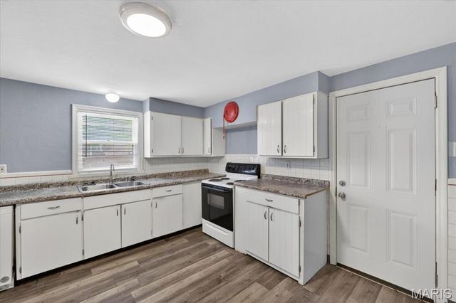 5545 Norway Drive, Normandy, MO 63121