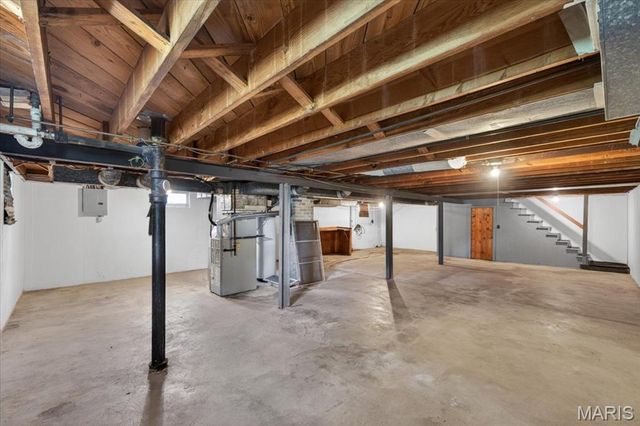 5545 Norway Drive, Normandy, MO 63121
