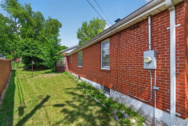 5545 Norway Drive, Normandy, MO 63121