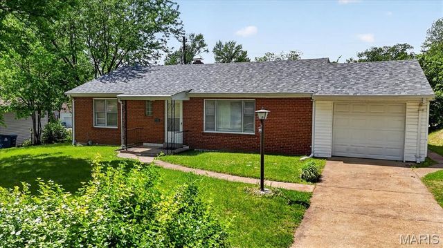 5545 Norway Drive, Normandy, MO 63121