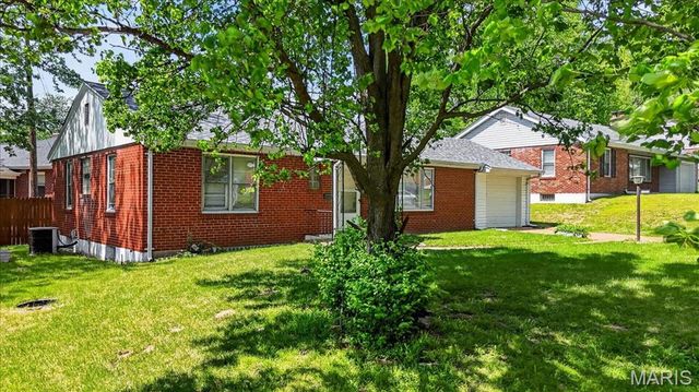 5545 Norway Drive, Normandy, MO 63121