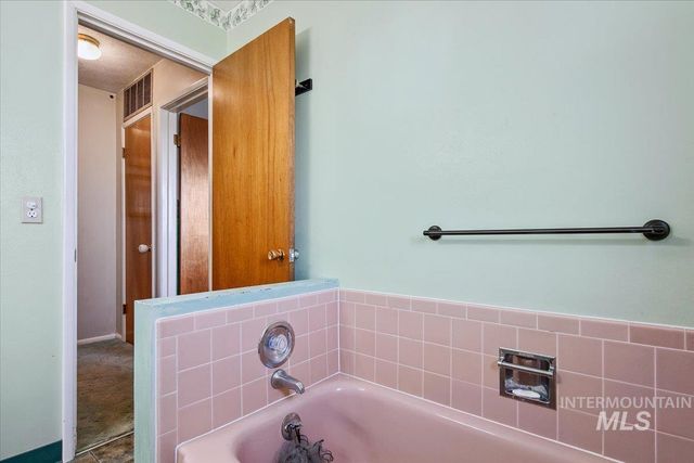 2209 Terrace Dr, Caldwell, ID 83605