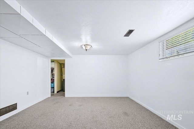 2209 Terrace Dr, Caldwell, ID 83605