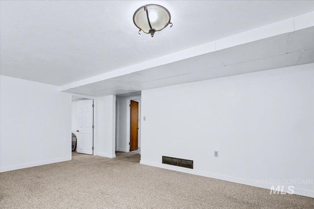 2209 Terrace Dr, Caldwell, ID 83605