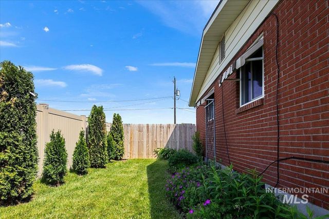 2209 Terrace Dr, Caldwell, ID 83605