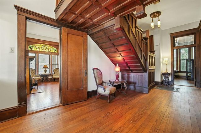 504 S Main ST, Lockhart, TX 78644